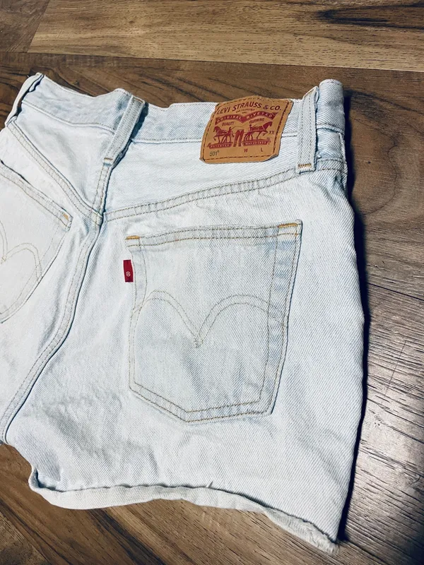 Levi’s 501 Original Fit Women’s Cut-off Jean Shorts Fly Button Closure Size 28 - Image 9