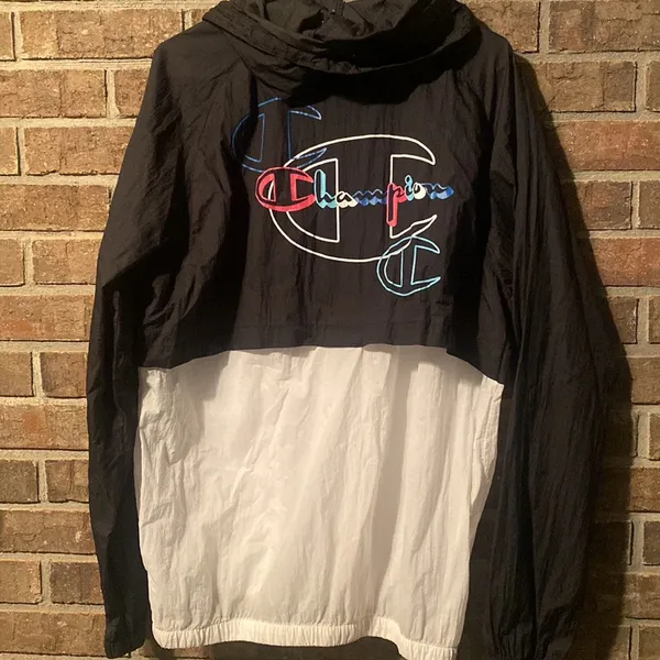 Super cute lightweight Champion windbreaker - Image 4