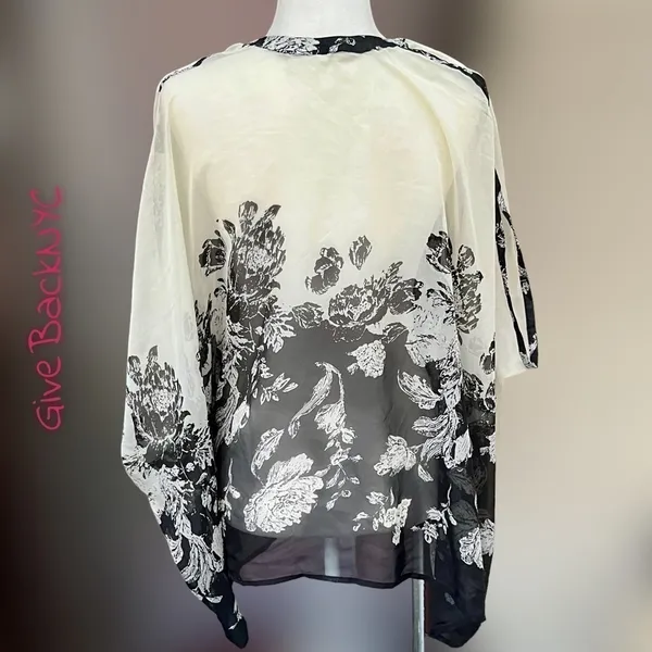 Floral Beach Cover Up in Black and White - Image 2