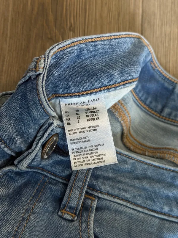 American Eagle Jeans - Image 4