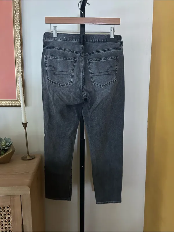 American‎ Eagle Hi-Rise Girlfriend Jeans Button Fly Charcoal Black Size 4 Short - Image 3