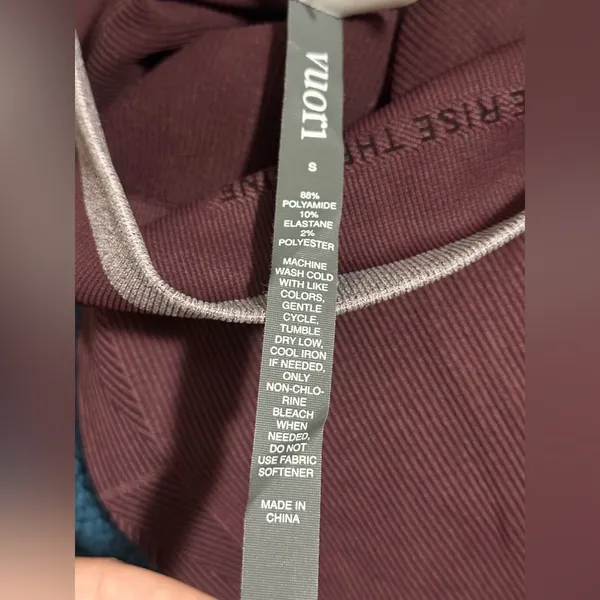NWOT Vuori‎ Helix Seamless Legging in a burgundy color Small - Image 7