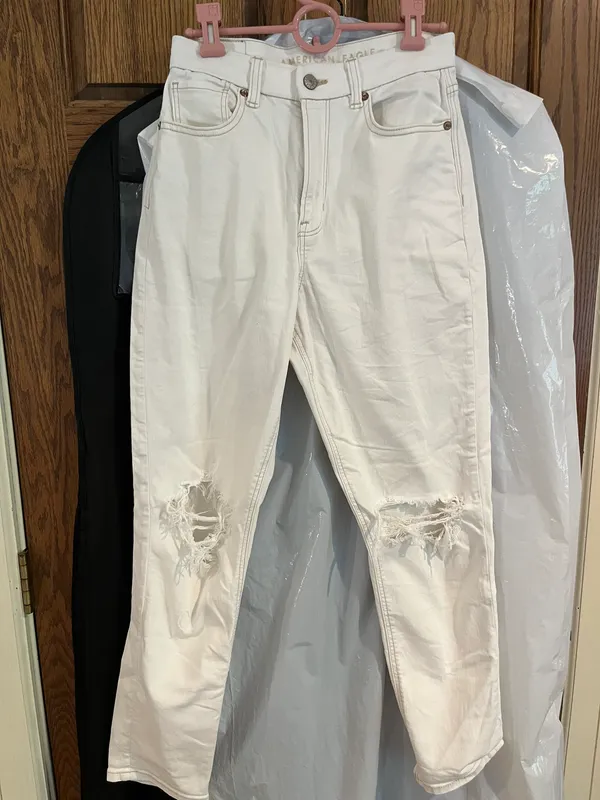 American Eagle Outfitters White Jeans - Image 3