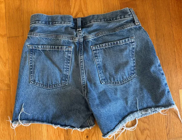 Old Navy High Rise Slouchy Straight Denim Shorts - Women’s Size 4 - Image 2