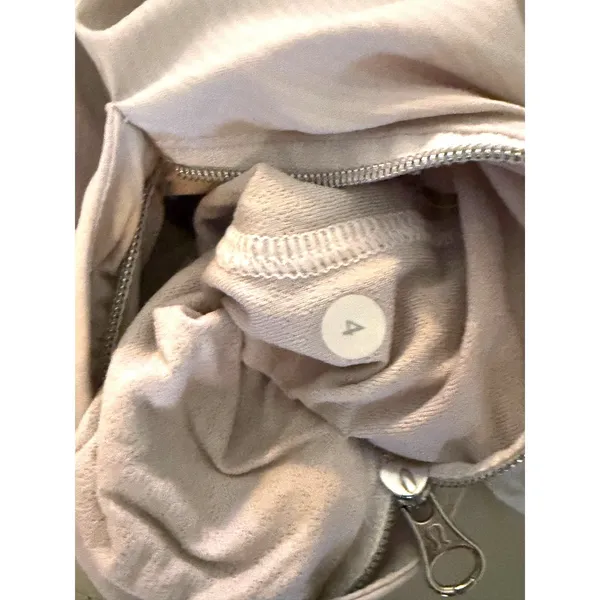 Lululemon Transition Jacket in Cream size 4 - Image 10