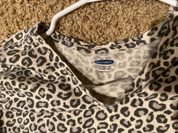 Old Navy Leopard Top Print - Image 2