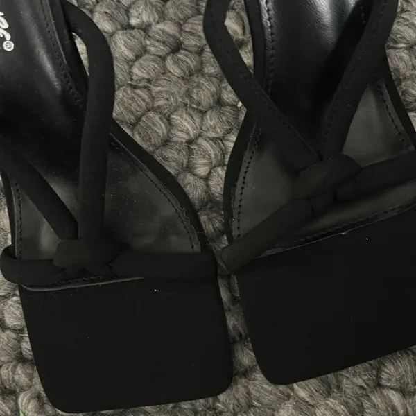Public Desire‎ Plush Strap Square Toed Heels Black Size 5 - Image 4
