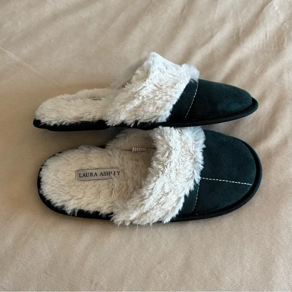 Laura Ashley Teal Plush Fur Slippers Size 5-6 - Image 3