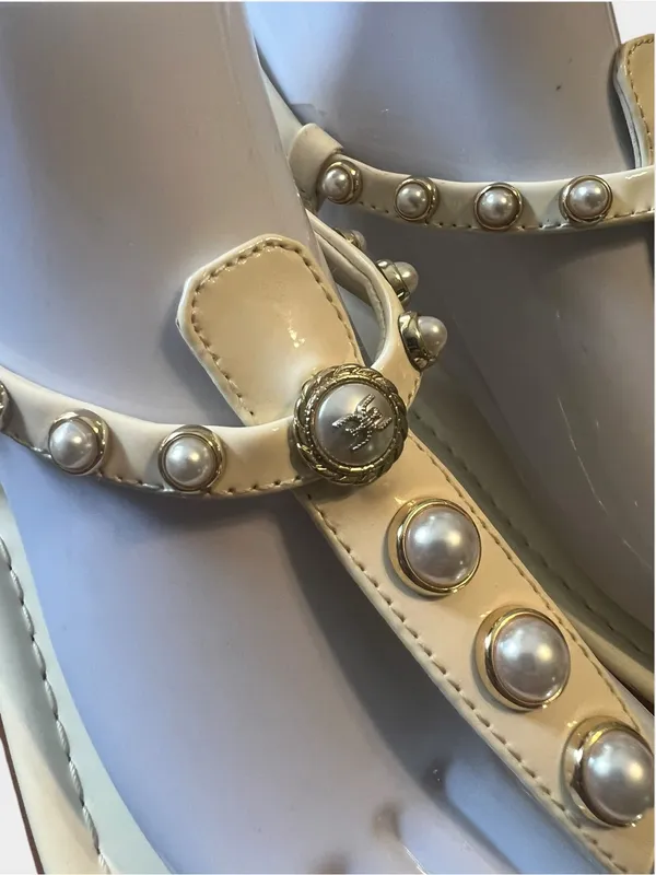 Sam Edelman Gigi Pearl Patent Leather T-Strap Sandals Porcelain Pearl Size 10 - Image 10