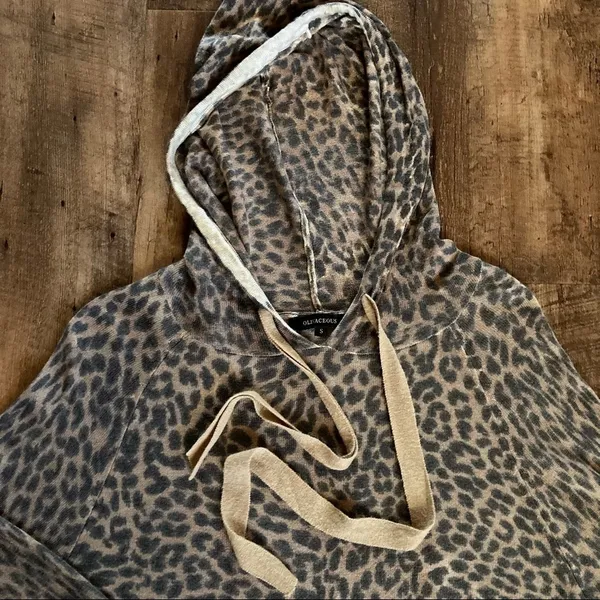 OLIVACEOUS Animal Print Lightweight Wool Blend Leopard Print Hooded Pullover - Image 5