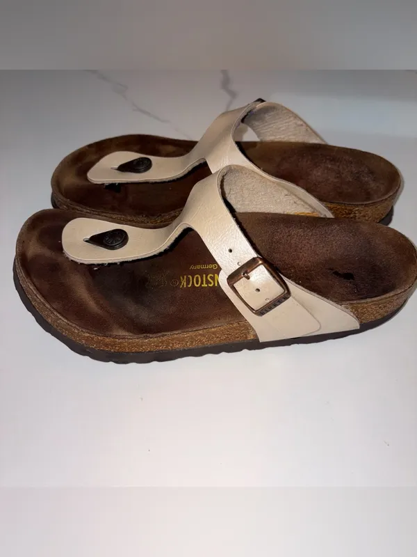 Birkenstock Gizeh Pearl White Size 38 - Image 5