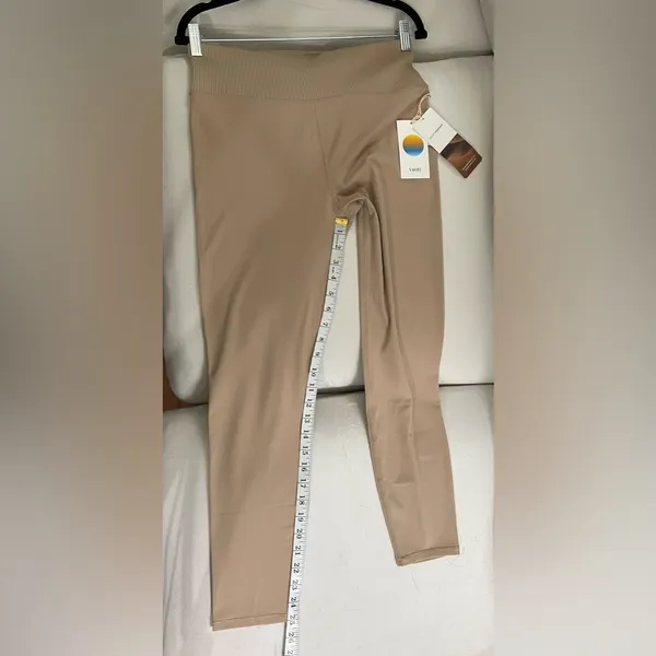 Vuori NWT Rib Studio High-Waisted Leggings Coconut Size M - Image 9