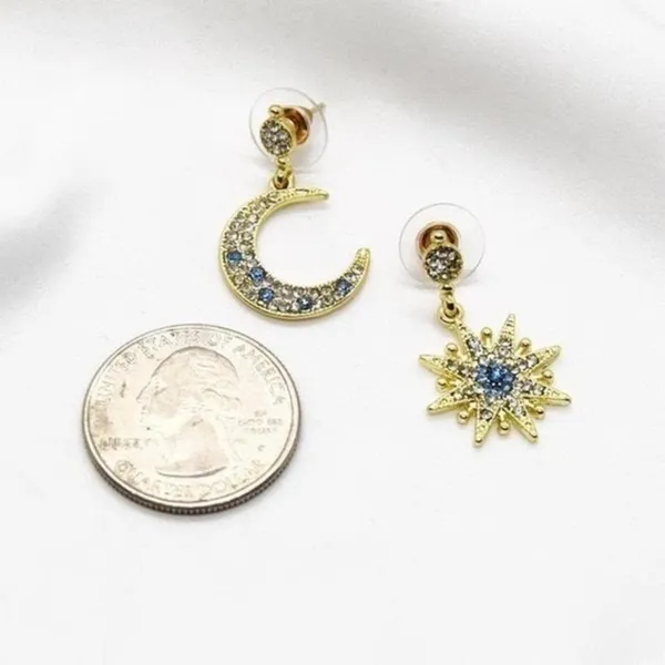 Star and Moon Mismatched Earrings Gold - Image 3