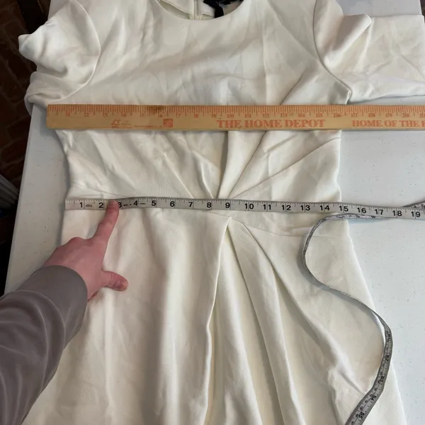 BCBGMaxAzria Ivory Cloud White‎ Long Sleeve Asymmetrical Maxi Dress Size 6 NWT - Image 7