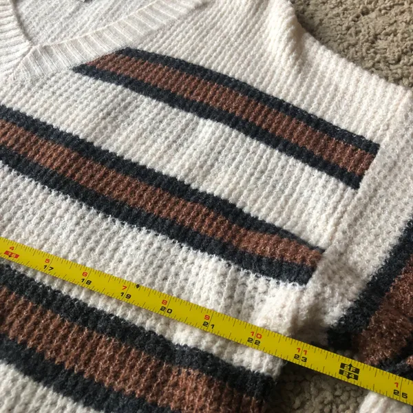 American Eagle Outfitters V Neck Sweater - Image 5
