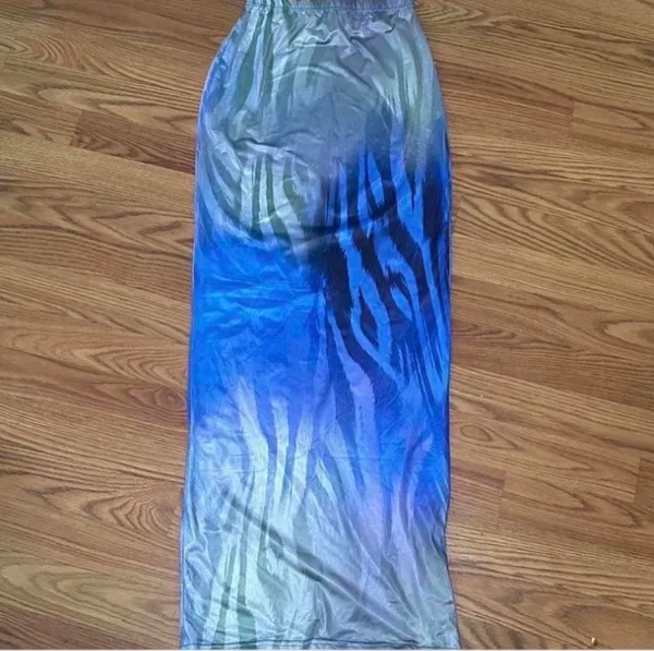 Pretty Little Thing Blue Ombré Print Maxi Skirt - Image 7