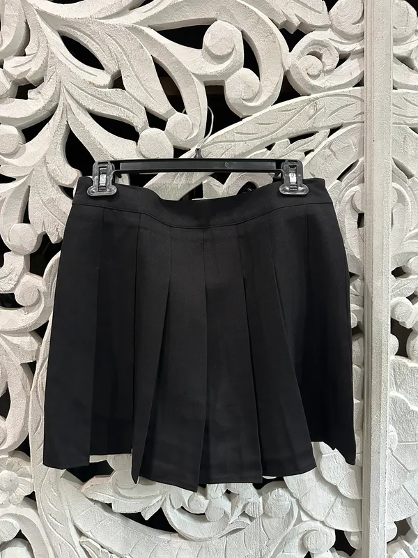 Black Tennis Skort Size 6 - Image 4