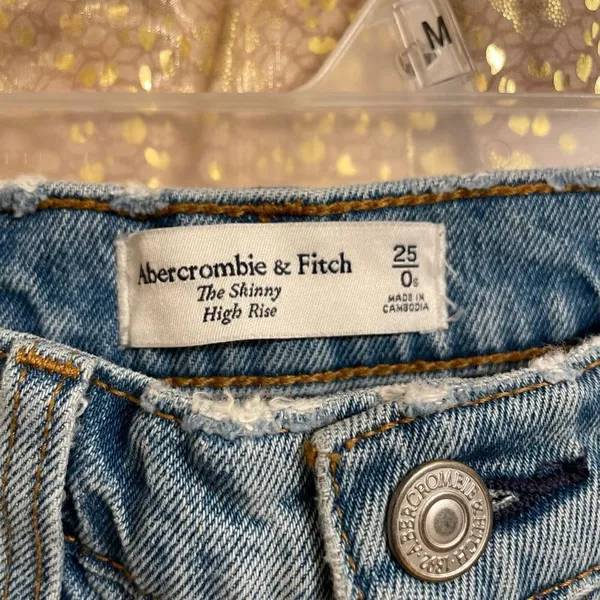 Abercrombie & Fitch The Skinny High Rise Light‎ Wash Jeans, 0/25 Short - Image 3