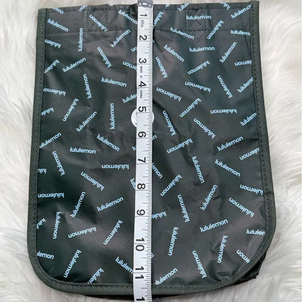 Lululemon Small Reusable Tote Bag Holiday 2024 - Image 4