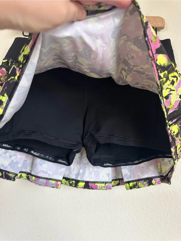 Lululemon Pace Rival Mid-Rise Skirt in Inflected Highlight Yellow Multi / Black - Image 5