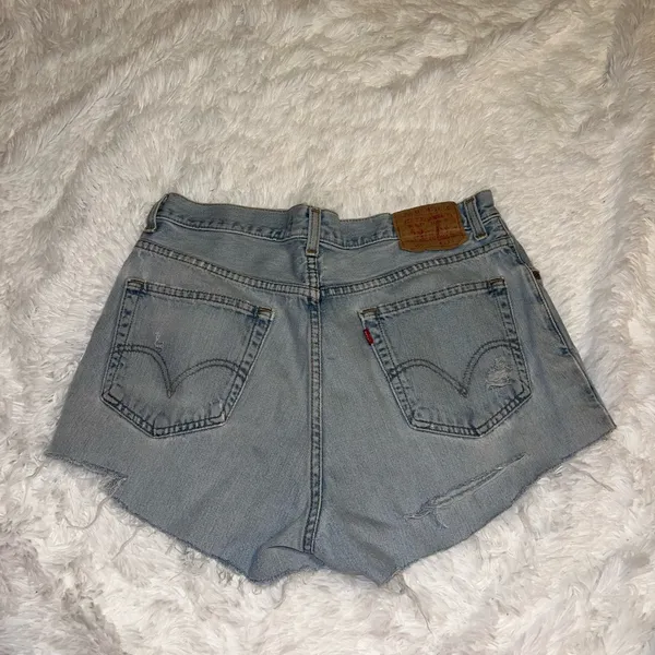 Levi’s 560 Light Wish Denim Cutoff Shorts size 33 - Image 3