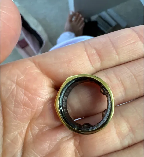 Oura Ring Gen 3 Horizon Gold Size 8 - Image 5