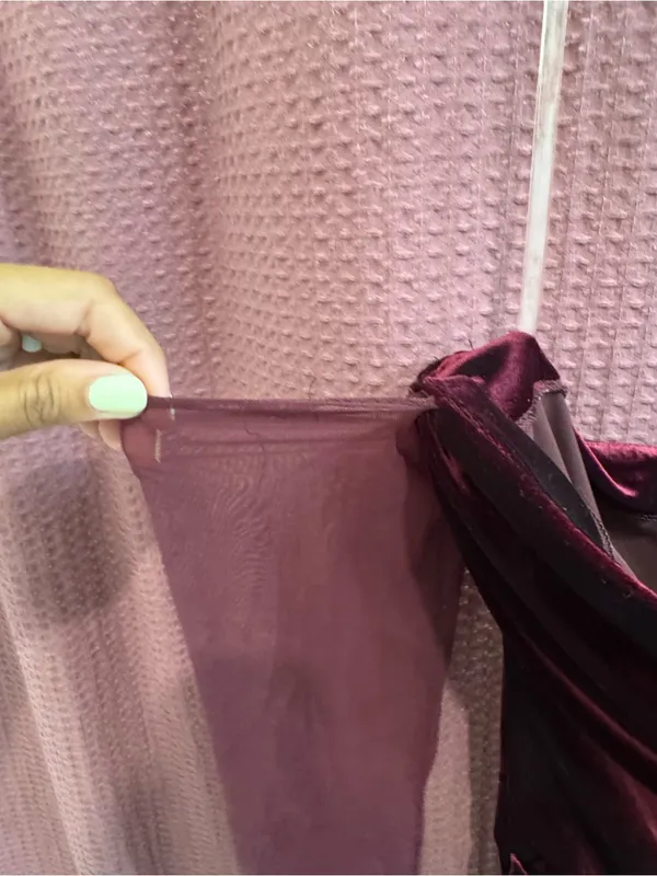 House of CB Off-Shoulder Velvet Midi Dress in Wine - Image 4