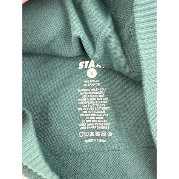 Stax - Bike Shorts & Racer Back Sports Bra in Green - Image 3