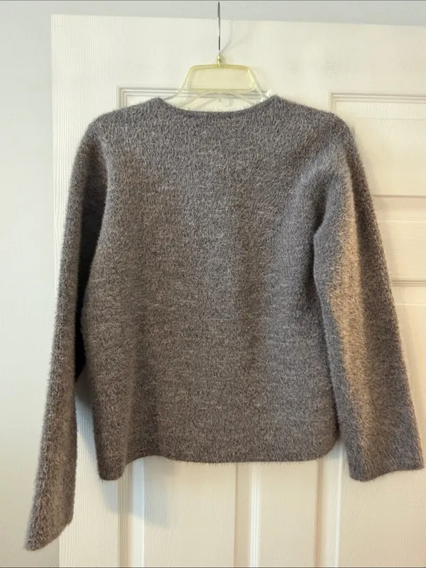 Tahari Gray Fuzzy Cardigan with Gold Buttons size M length 23” bust 36” new - Image 5
