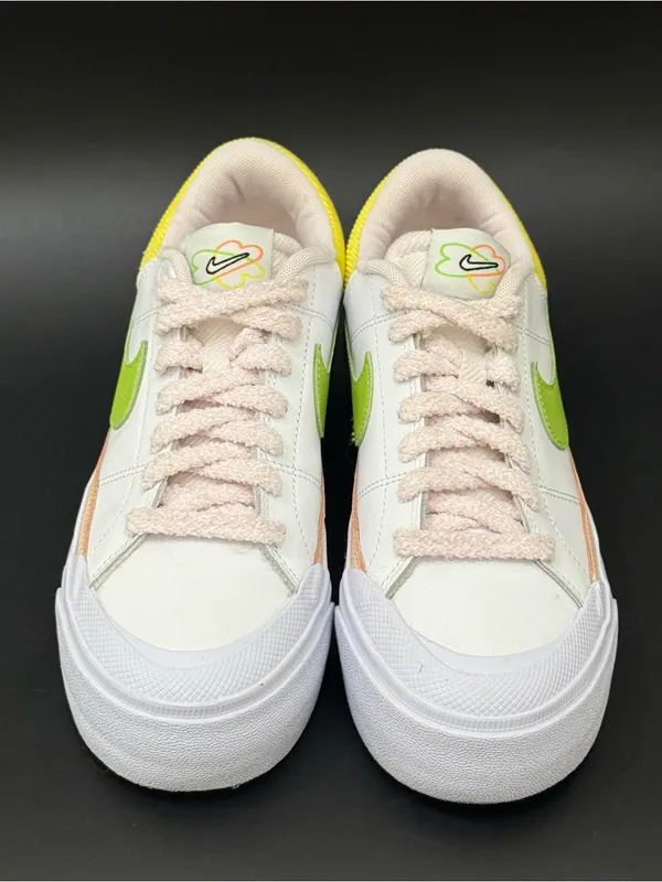 NIKE Women’s Court Legacy Lift Size 6 - Image 4