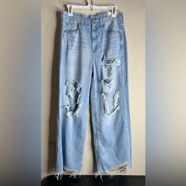American Eagle super high waist skater jeans 4066 size 8 short - Image 2