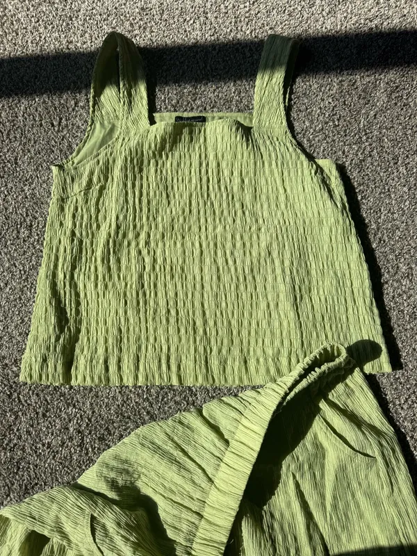 Green Summer Matching Set Size Top is M and bottoms are L! - Image 2