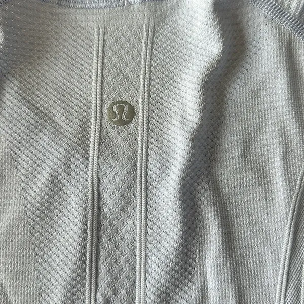 Lululemon SWIFTLY SHORT SLEEVE TOP PERRYWINKLE/LILAC SIZE 4 - Image 4