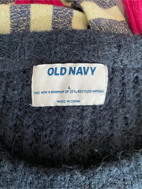 OLD NAVY Cozy Navy Sweater with White Heart - Women - Image 4