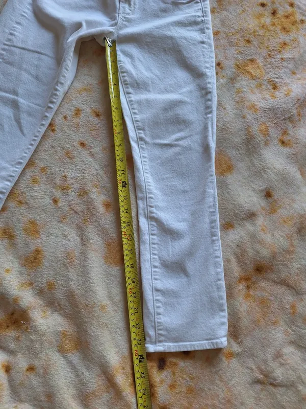 PAIGE Abbot Kinney Crop Jeans White Size 26 (Fits Size 2-4 / S) Est. Size - Image 2