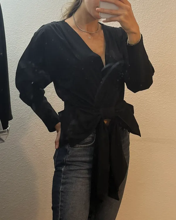 Black Shirt With Ribbon - Image 5