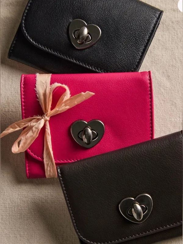 Free People pink lock it up wallet $48 nwt - Image 2