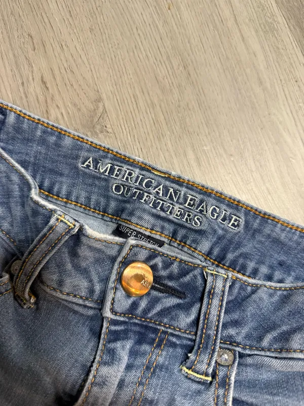 American Eagle midi denim shorts - Image 3