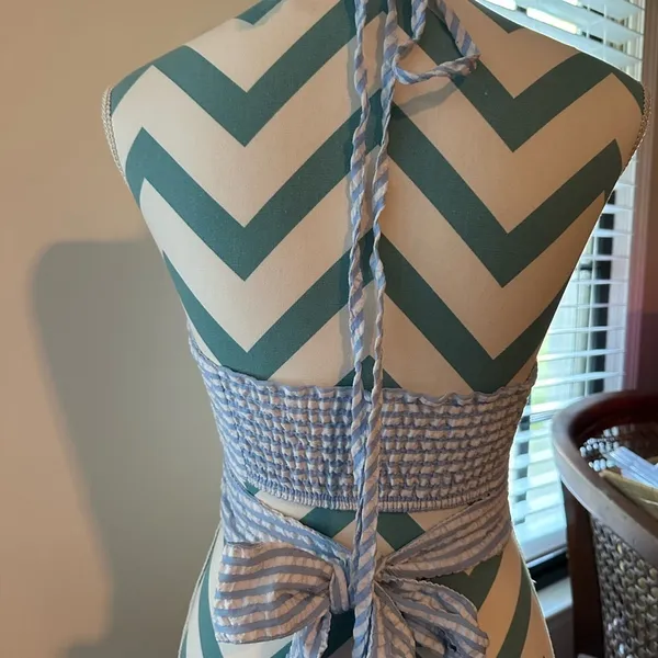 NWOT- Boutique Halter Style Shirt - Image 2