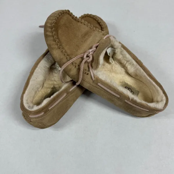 UGG‎ Women's Dakota Wool Lined Suede Slipper - Size 8. - Image 10
