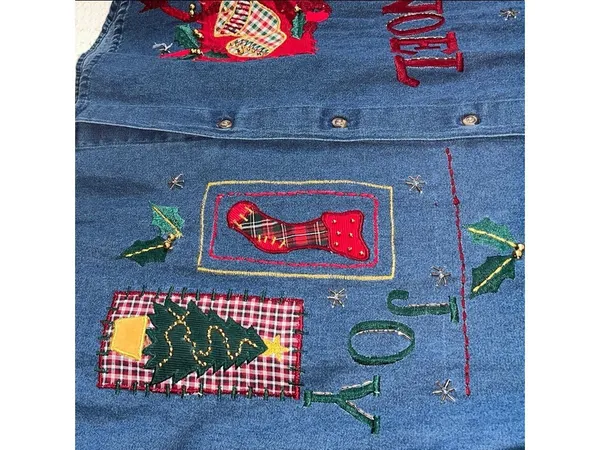 Vintage Jean Shirt Denim Shirt Holiday Embroidery Christmas Cottagecore 90s - Image 8