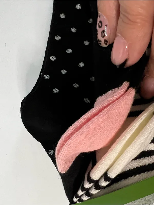 Kate Spade New York NWT 3 Pack Shortie Crew Socks - Image 4