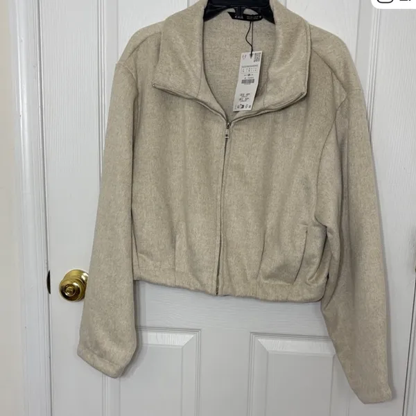 Zara NWT cream soft bomber jacket - Image 2