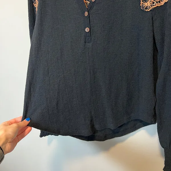 Free People Black Peach Floral Lace Embroidered Henley Long Sleeve Top Medium - Image 4