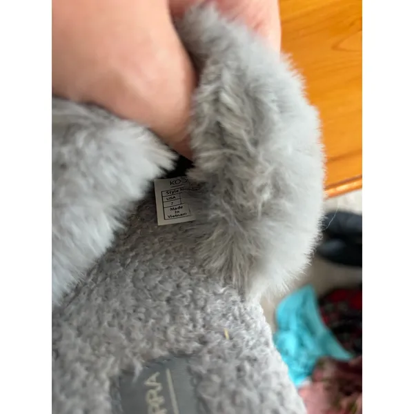 Koolaburra Fuzzy‎ Slippers Cozy Faux Fur Slip On Slides Gray Size 9 - Image 5