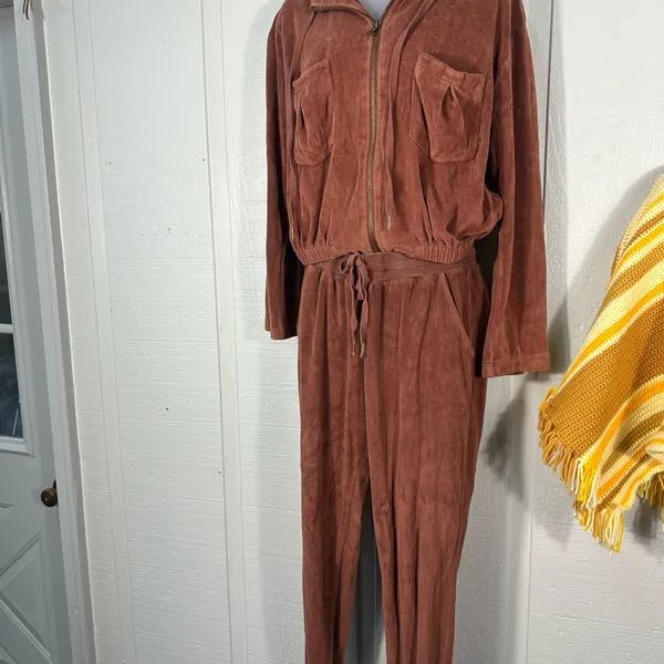 Young Fabulous & Broke Women’s Brown Velour Pant Suit Size Small EUC - Image 2