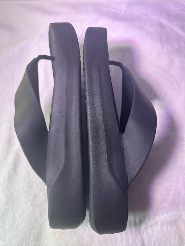 CROCS Black Platform Thong Sandals for Women - Image 9