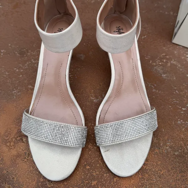 Style&co Women's Phillys Two-Piece Evening Sandals white silver sz 7.5 - Image 6