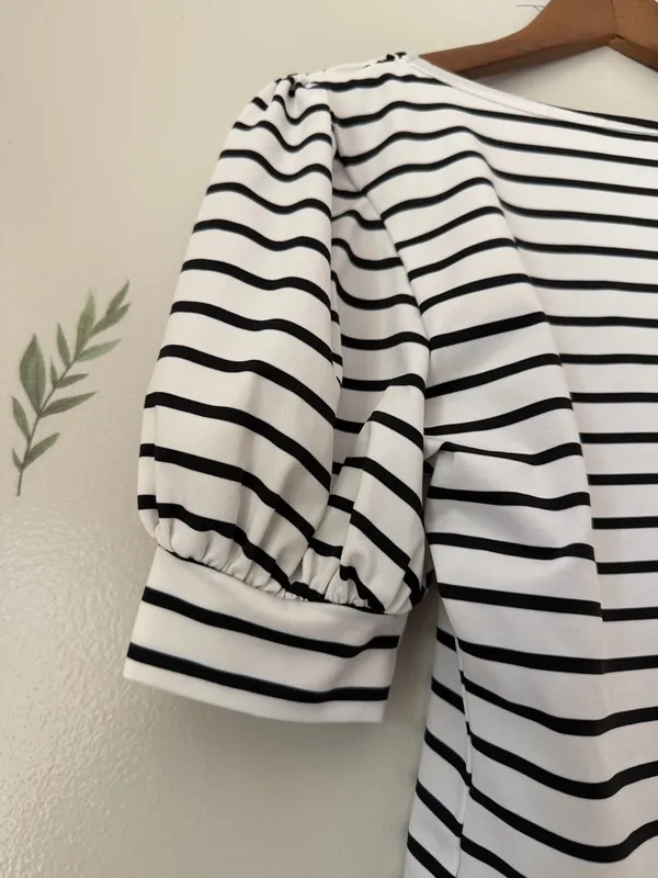 SHEIN Black and White Striped Short Puff-Sleeve Tee - Image 3