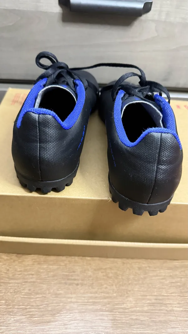 Adidas Boys X Speedflow Black Blue Soccer Indoor Football Cleats 5.5 - Image 3